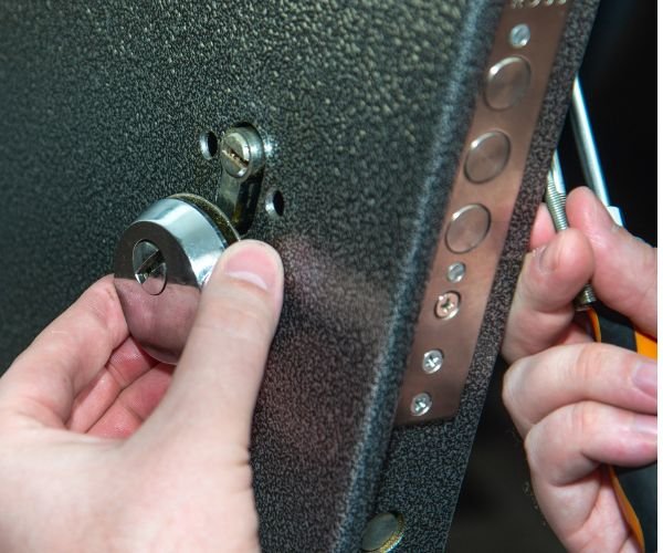 Réparation de serrure — mécanisme et cylindre